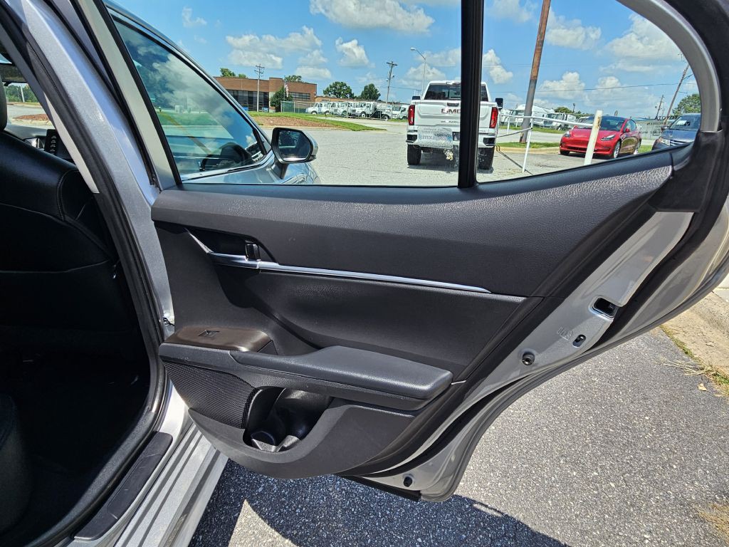 2022 Toyota Camry Image 20