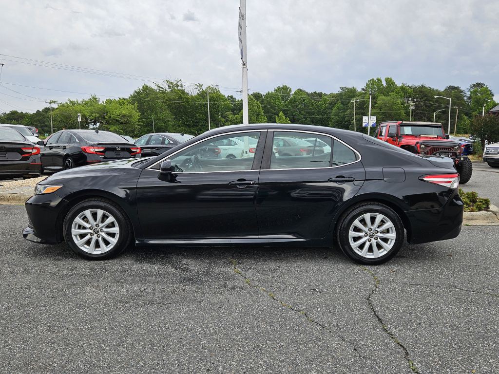 2018 Toyota Camry Image 2