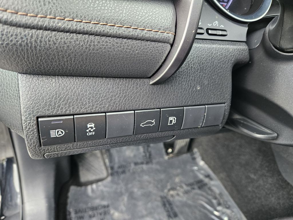 2018 Toyota Camry Image 10