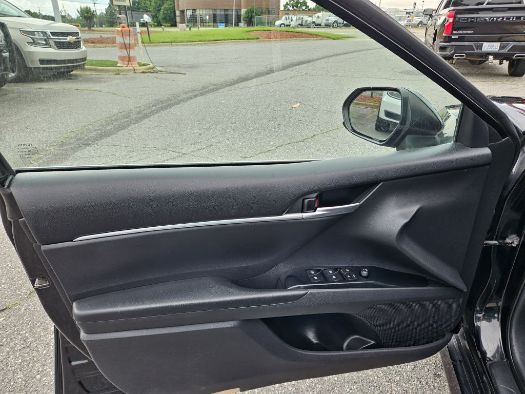 2018 Toyota Camry Image 12