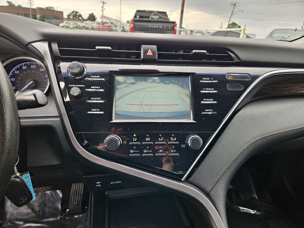 2018 Toyota Camry Image 14