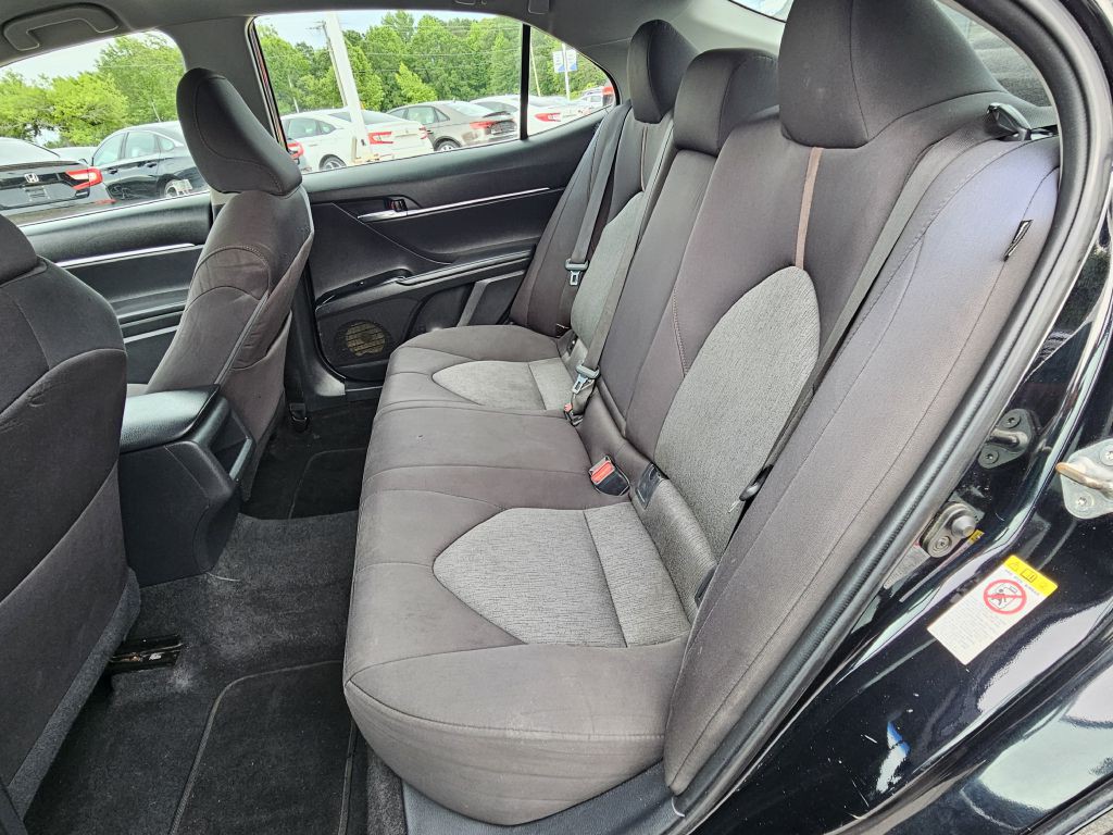 2018 Toyota Camry Image 18
