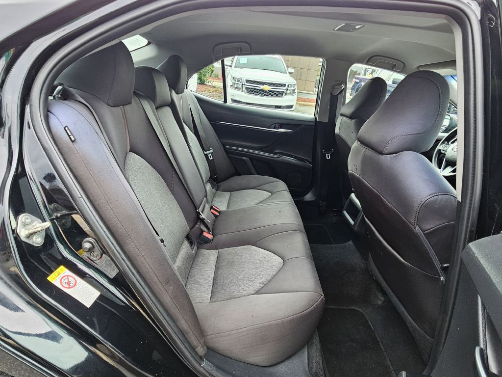 2018 Toyota Camry Image 21