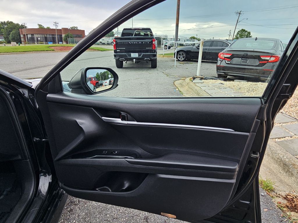 2018 Toyota Camry Image 22