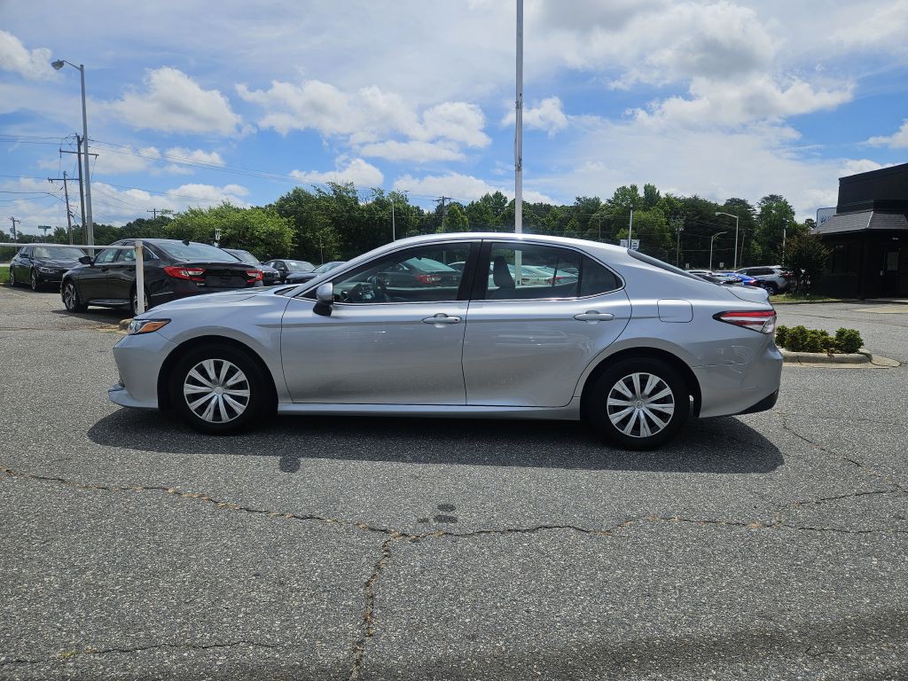 2018 Toyota Camry Image 2