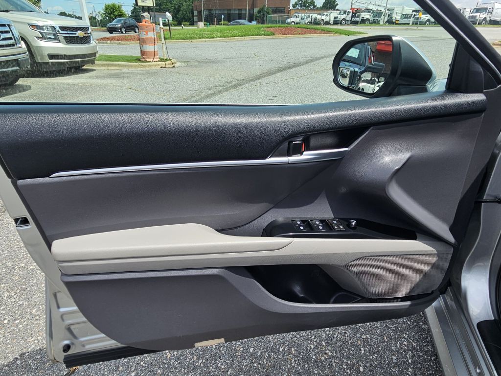 2018 Toyota Camry Image 10