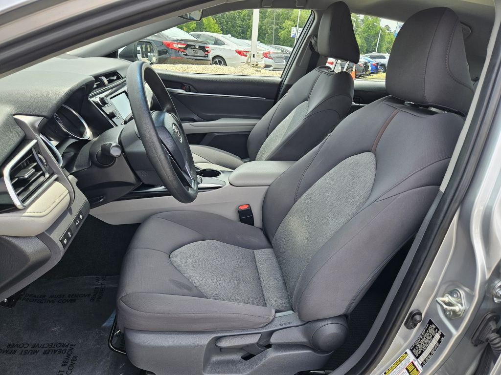 2018 Toyota Camry Image 16