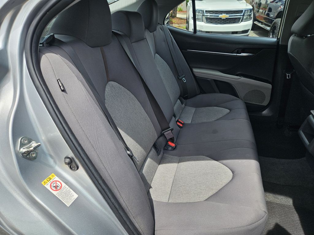 2018 Toyota Camry Image 20