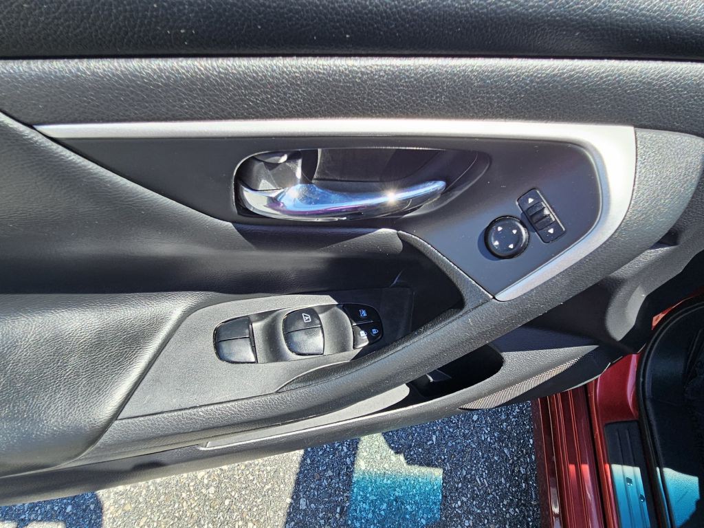 2018 Nissan Altima Image 9