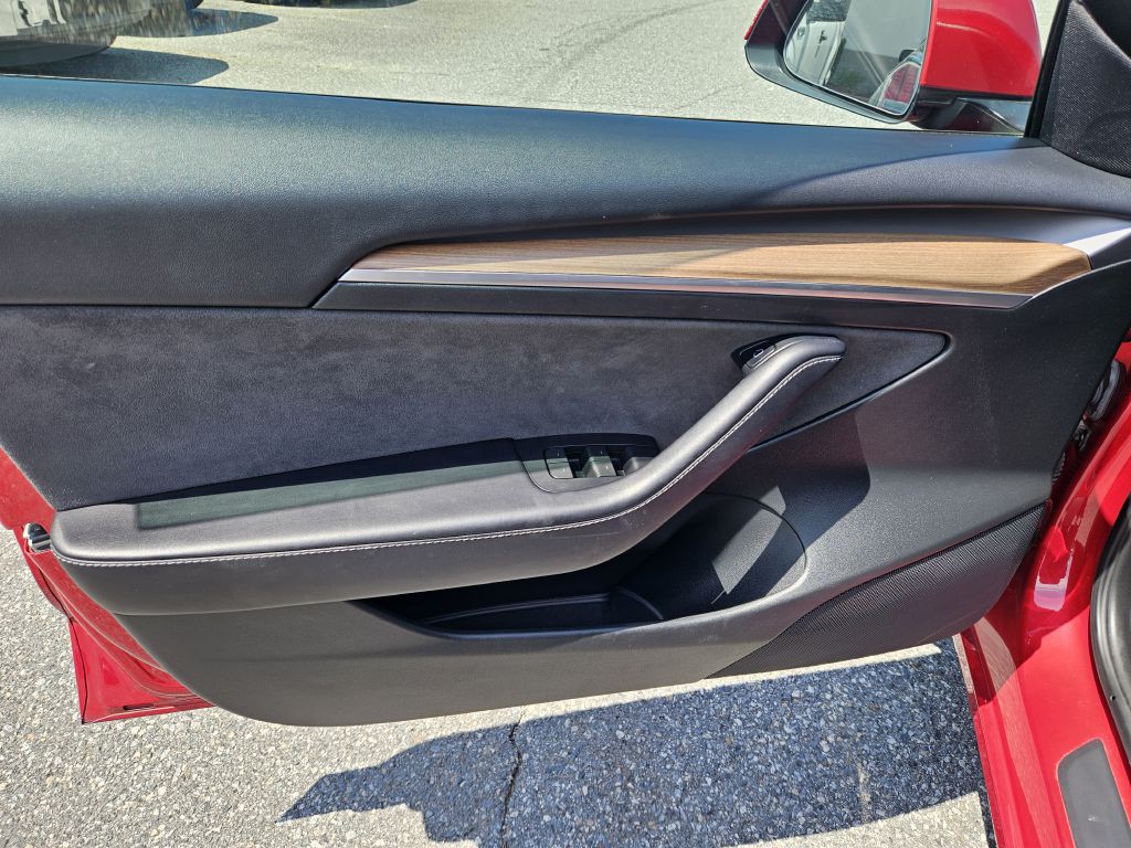 2023 Tesla Model 3 Image 9