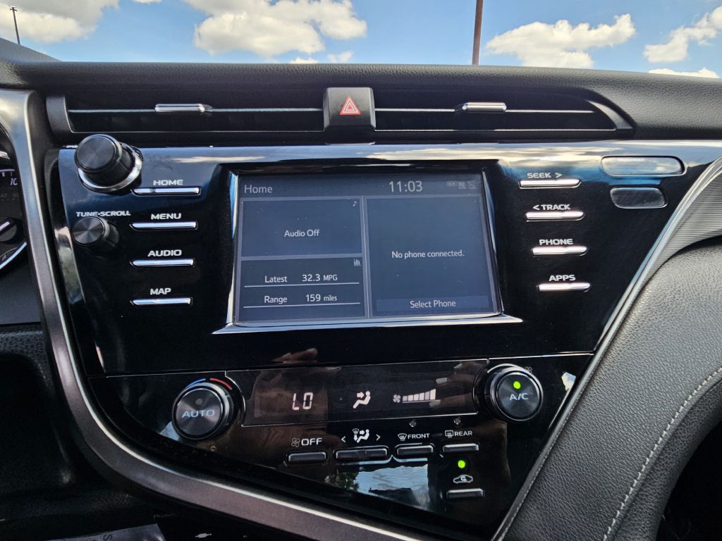 2019 Toyota Camry Image 12