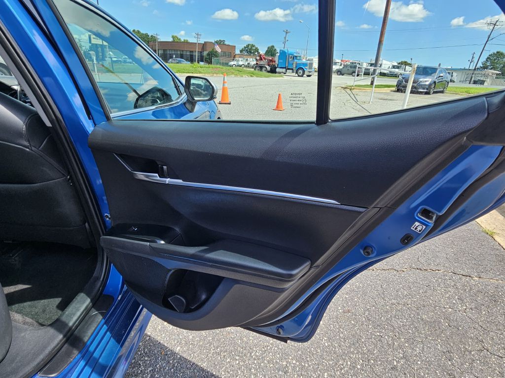 2019 Toyota Camry Image 18