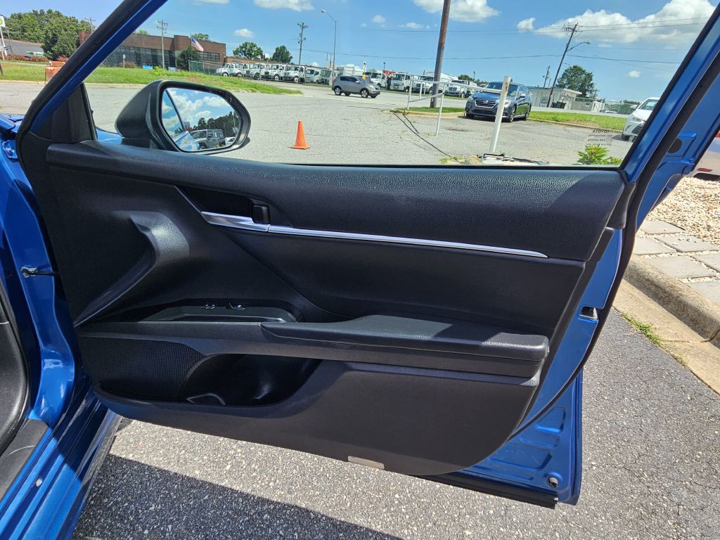 2019 Toyota Camry Image 20