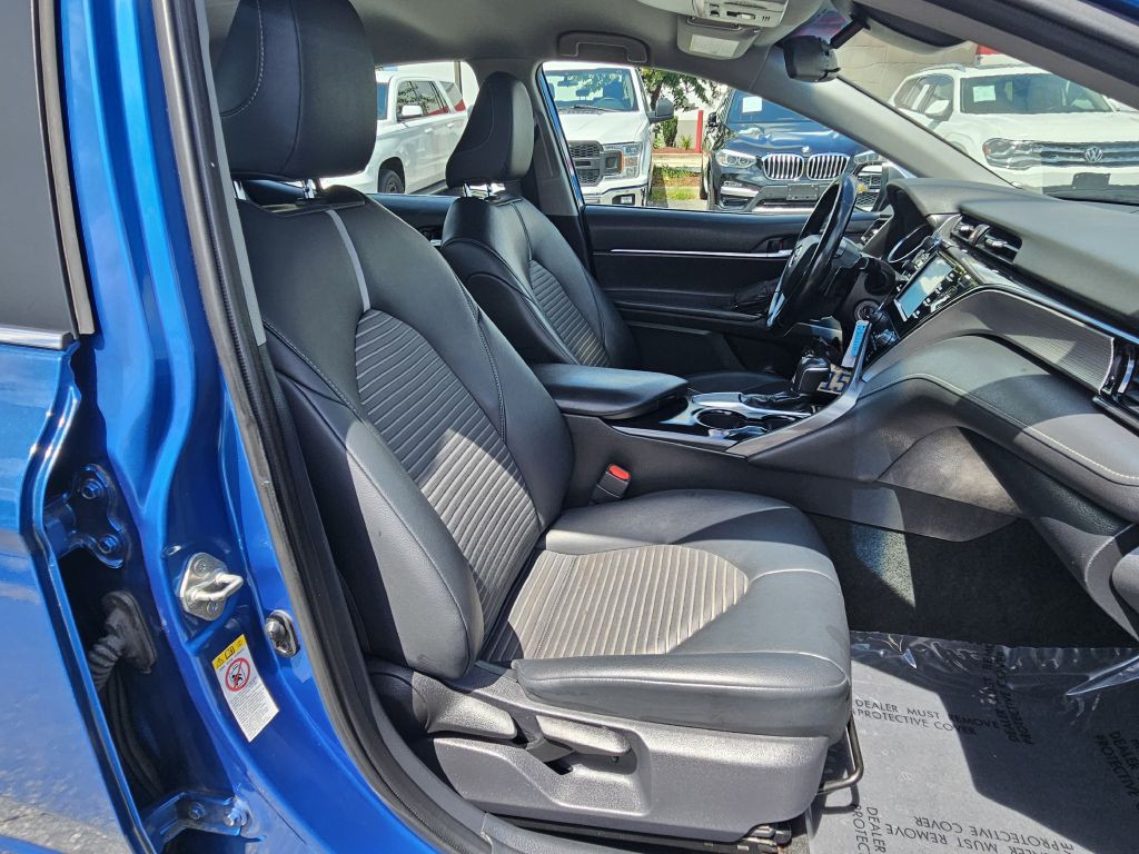 2019 Toyota Camry Image 21