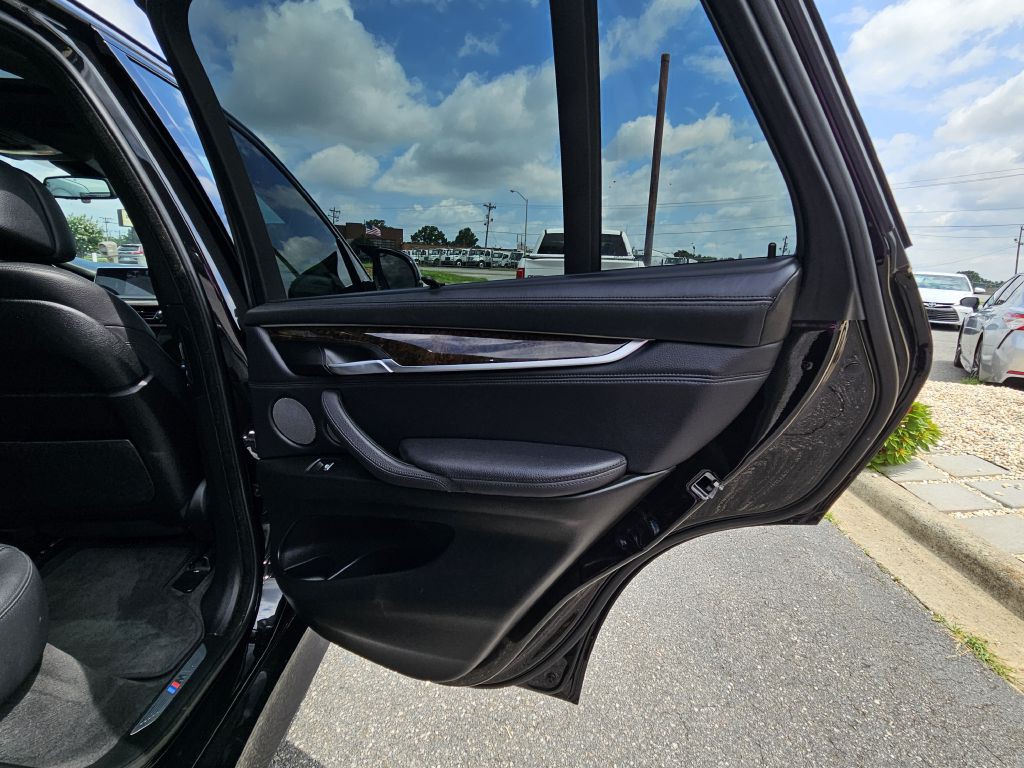 2017 BMW X5 Image 24