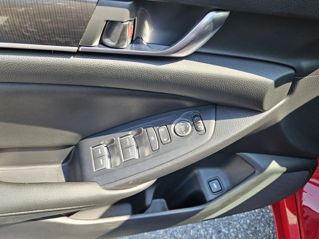2019 Honda Accord Image 9
