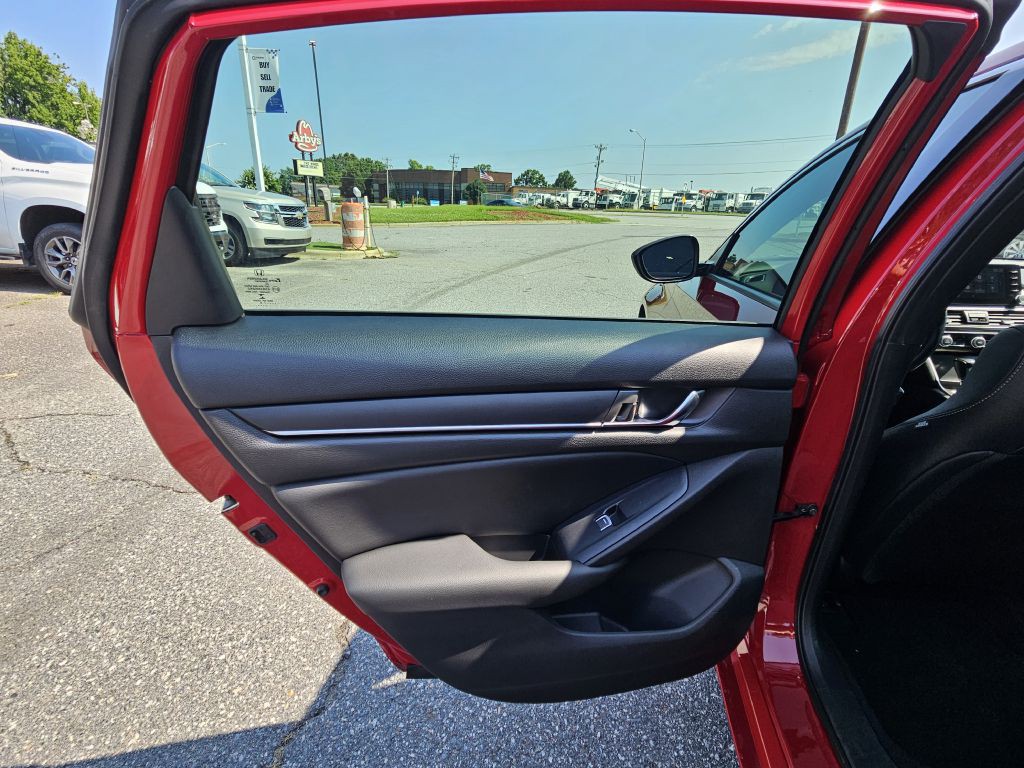2019 Honda Accord Image 17