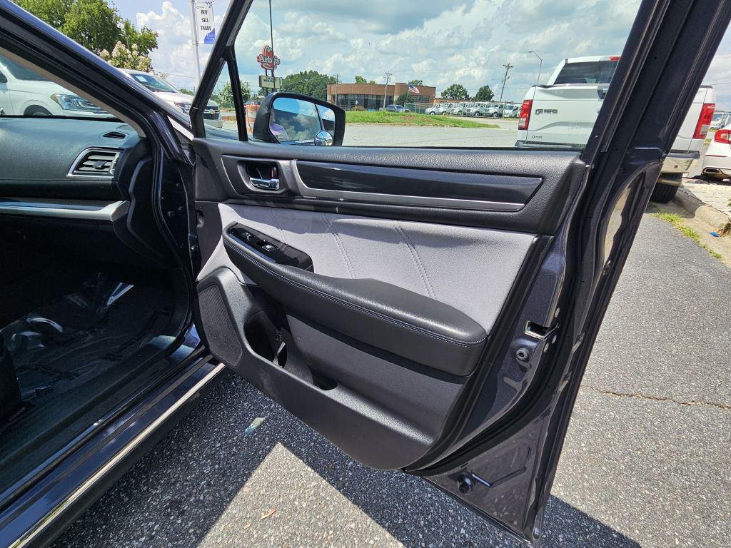 2017 Subaru Legacy Image 24
