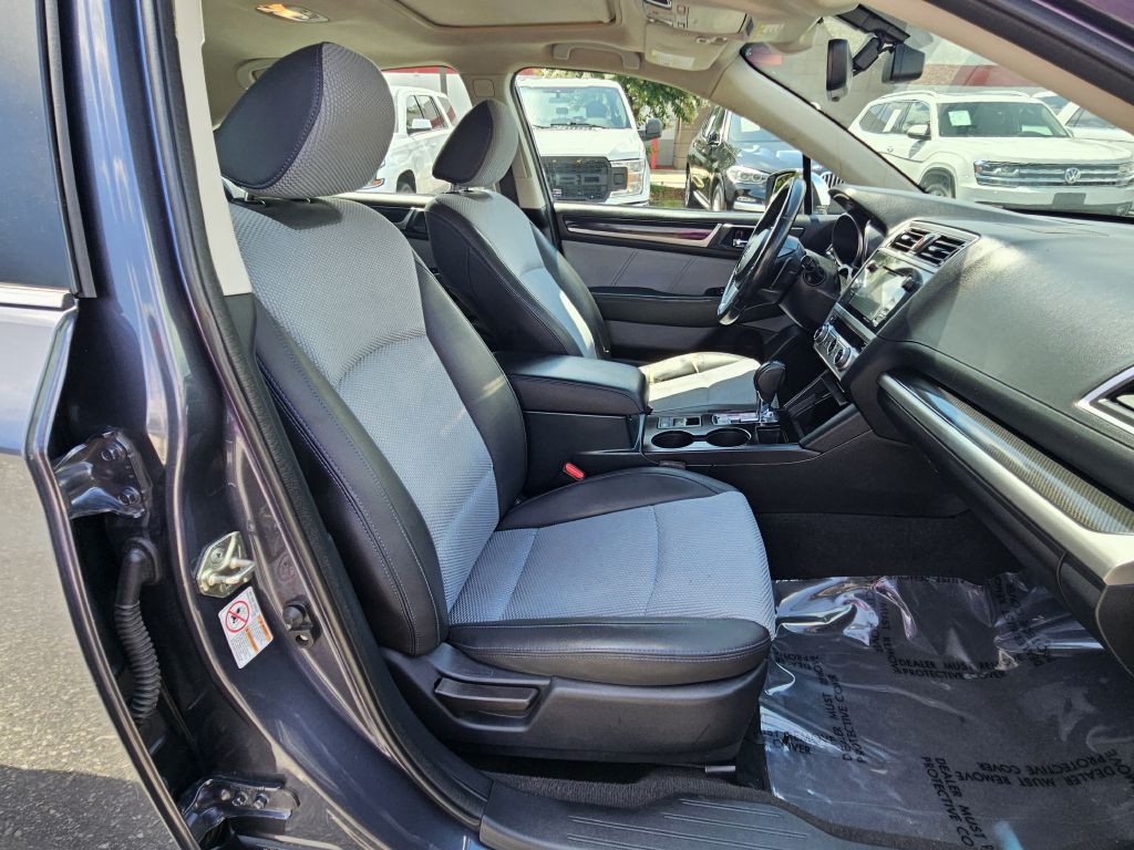 2017 Subaru Legacy Image 25