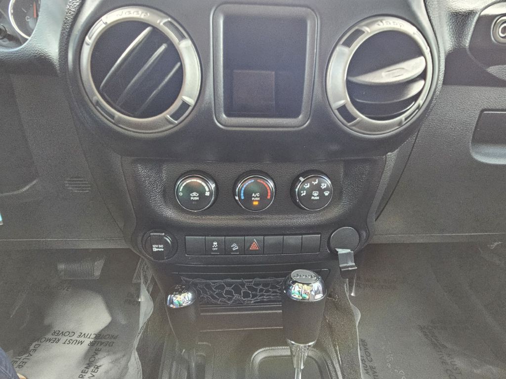 2014 Jeep Wrangler Unlimited Image 11