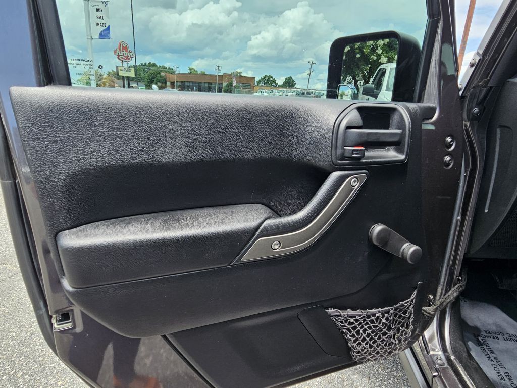 2014 Jeep Wrangler Unlimited Image 15