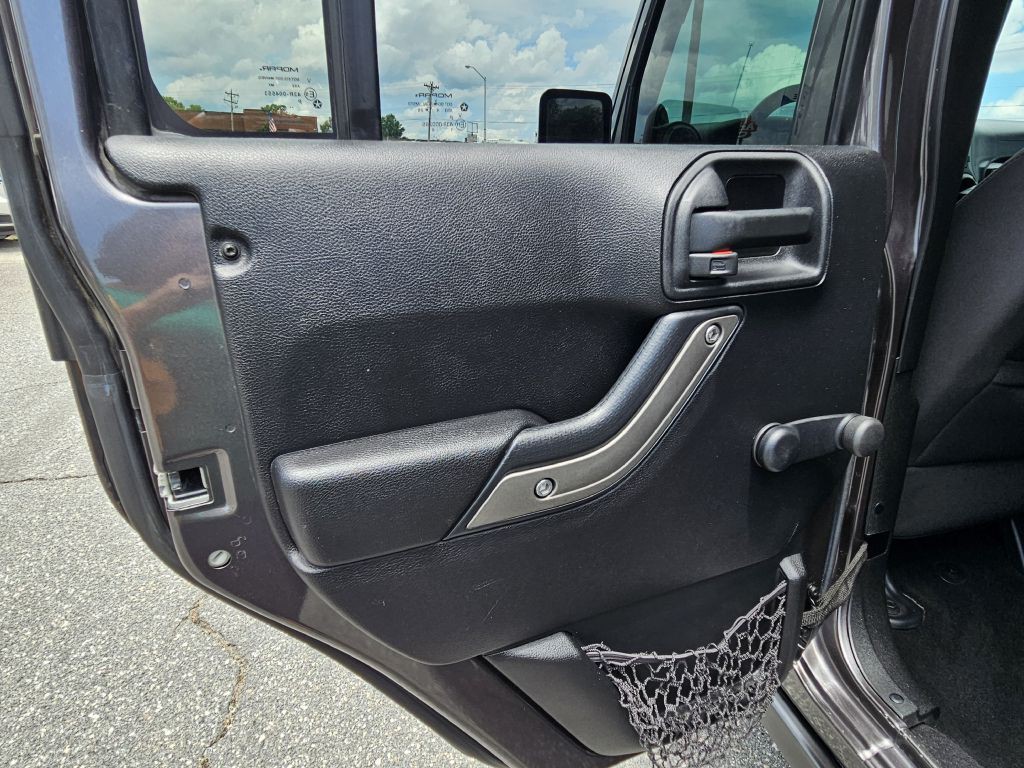 2014 Jeep Wrangler Unlimited Image 16