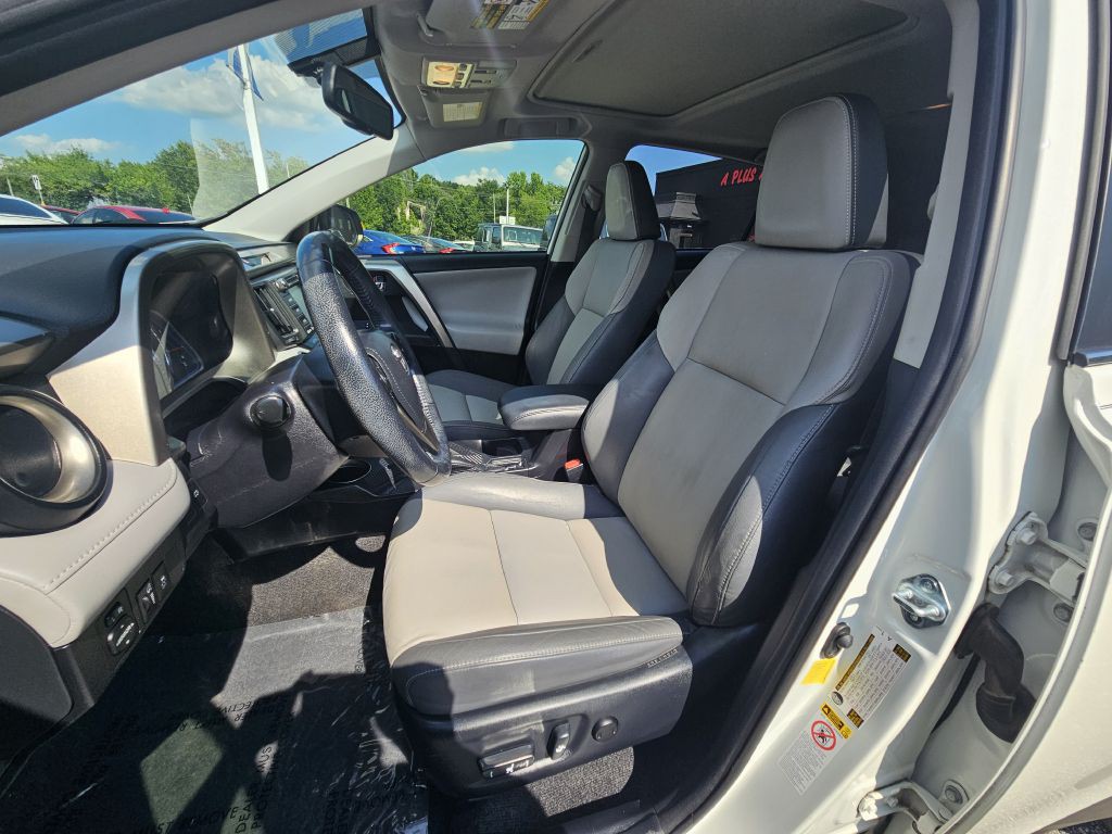 2015 Toyota Rav4 Image 17