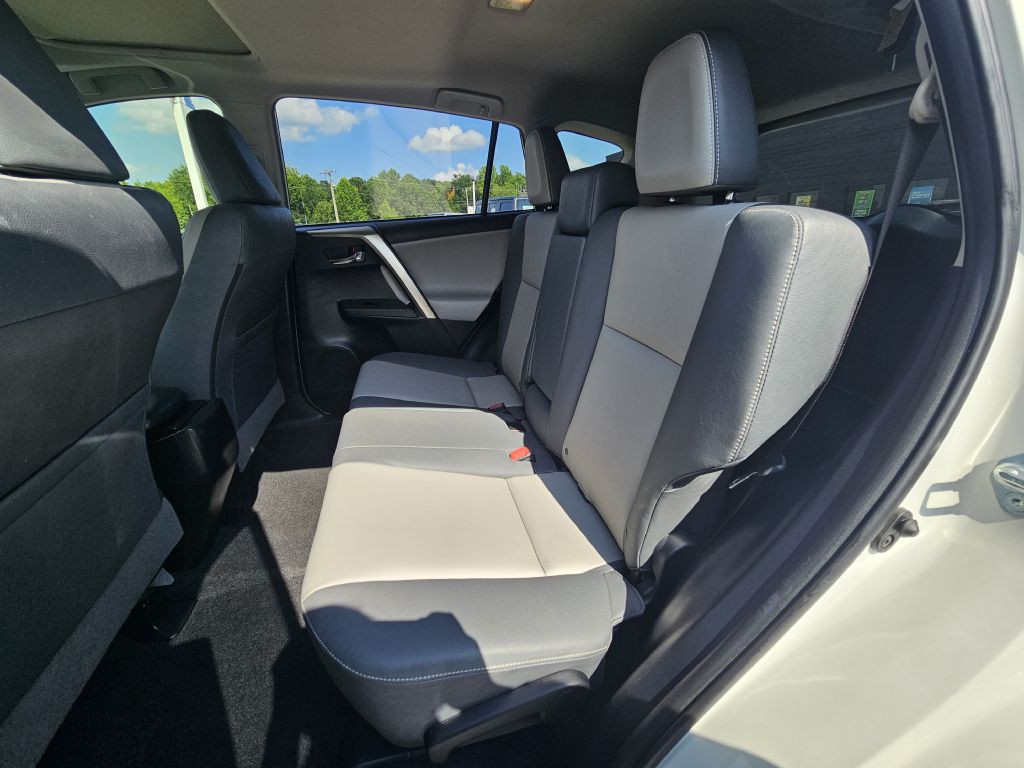 2015 Toyota Rav4 Image 19