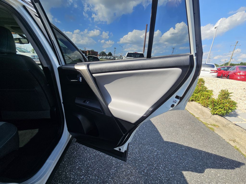 2015 Toyota Rav4 Image 20