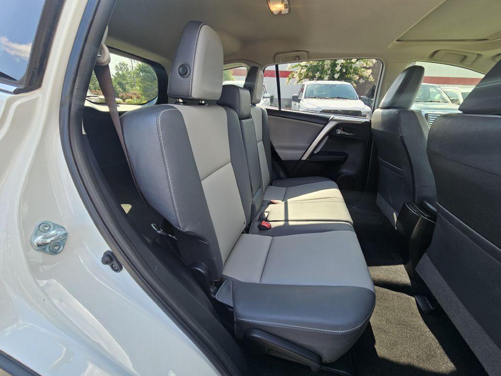 2015 Toyota Rav4 Image 21