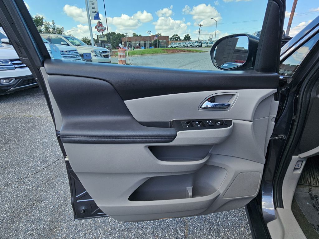 2017 Honda Odyssey Image 10