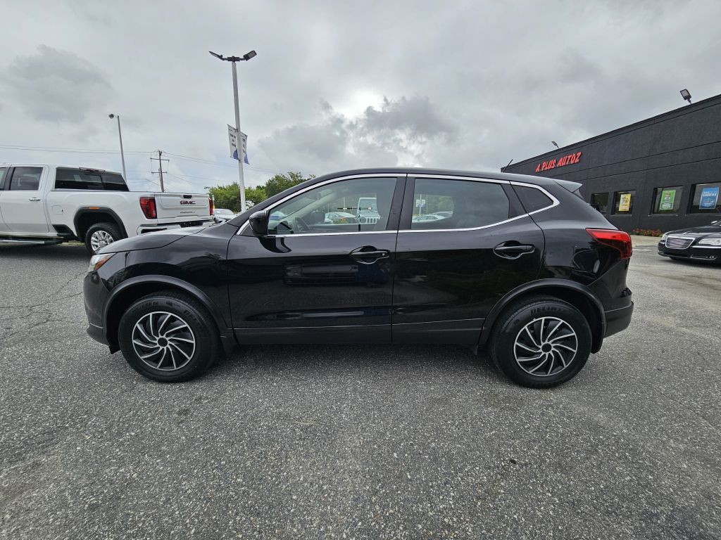 2019 Nissan Rogue Image 2
