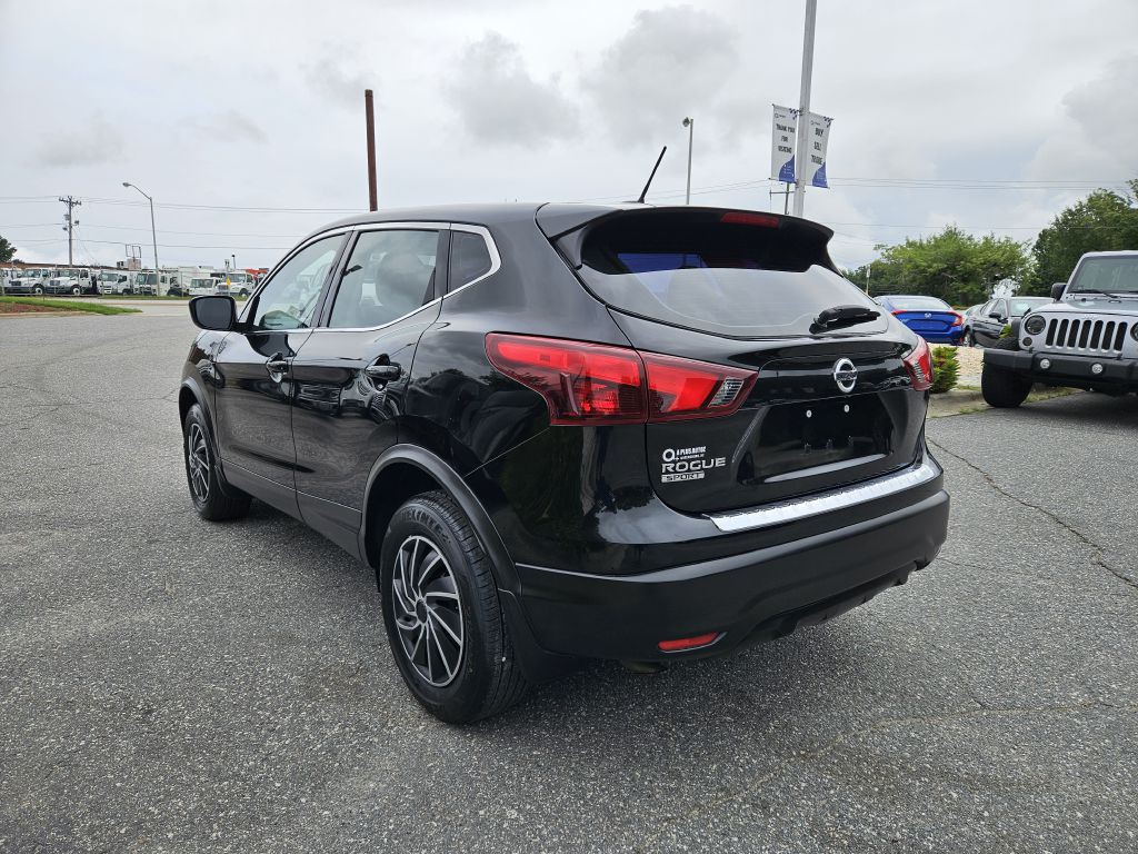 2019 Nissan Rogue Image 3