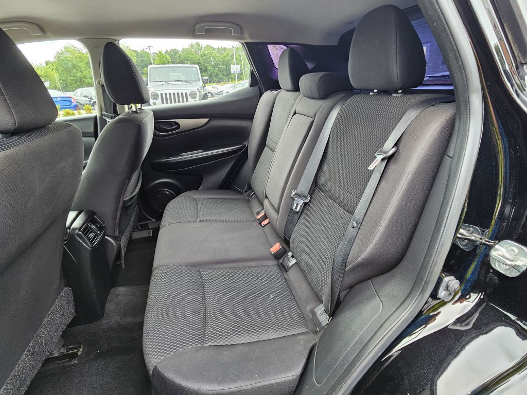 2019 Nissan Rogue Image 18