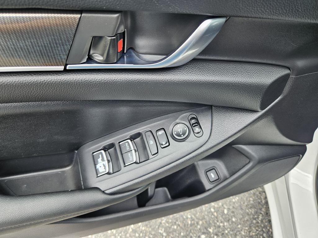 2019 Honda Accord Image 9