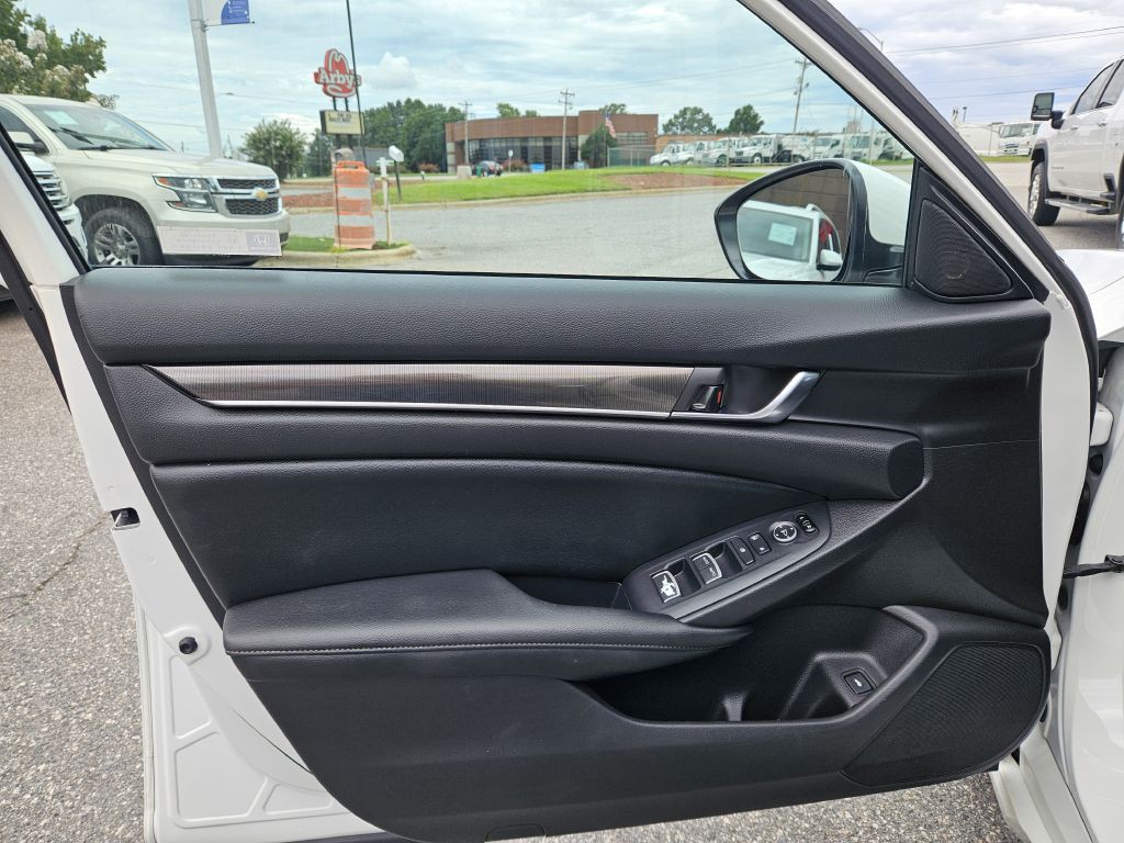 2019 Honda Accord Image 10