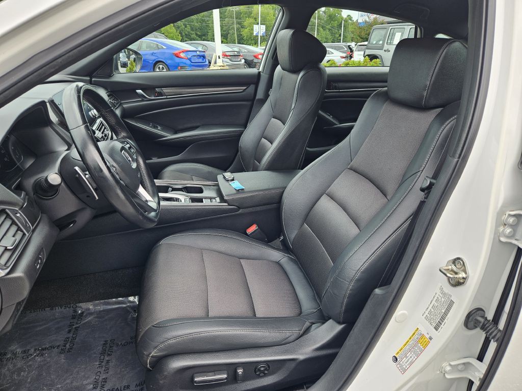 2019 Honda Accord Image 16