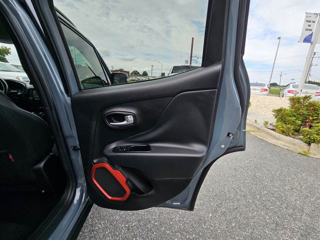 2016 Jeep Renegade Image 21
