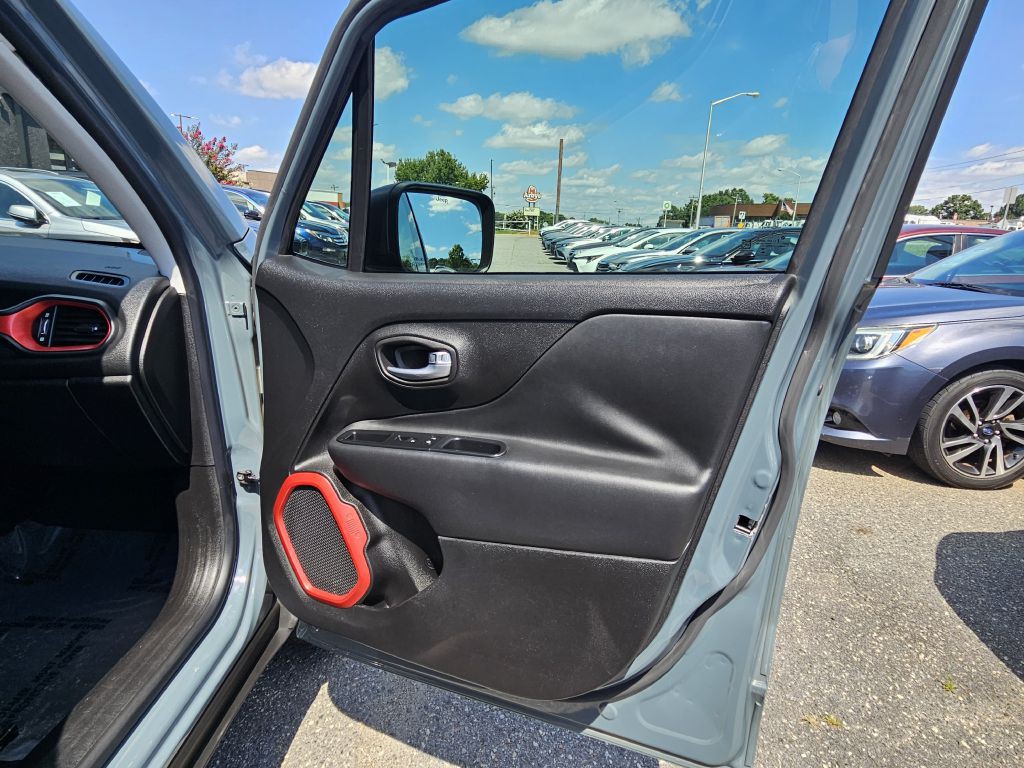 2016 Jeep Renegade Image 23
