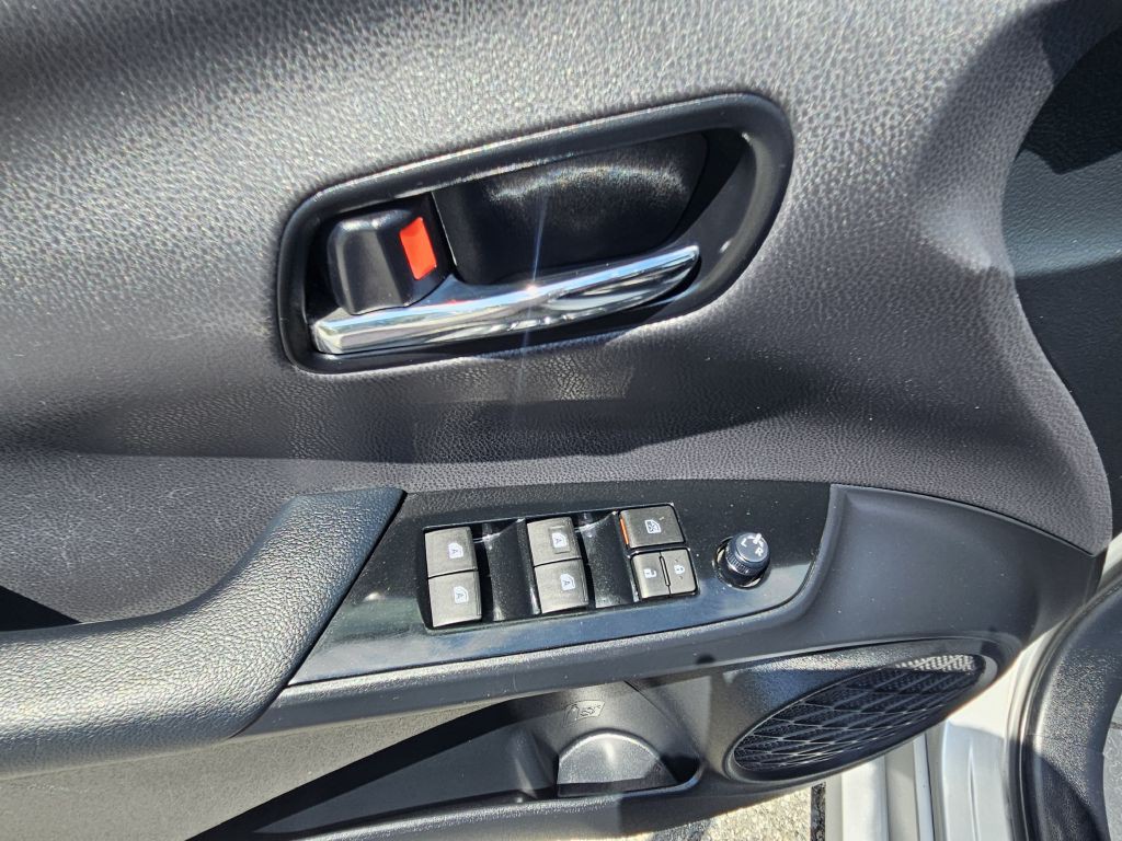 2016 Toyota Prius Image 9