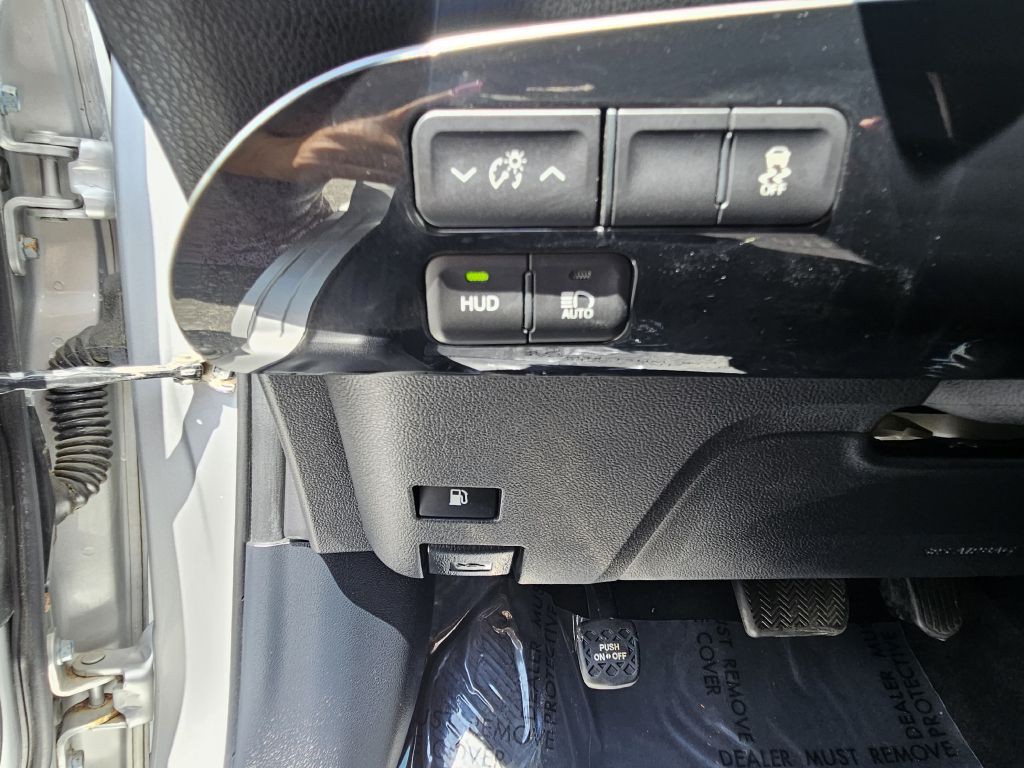 2016 Toyota Prius Image 11