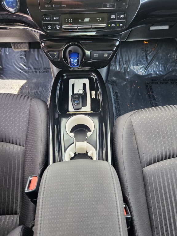 2016 Toyota Prius Image 16