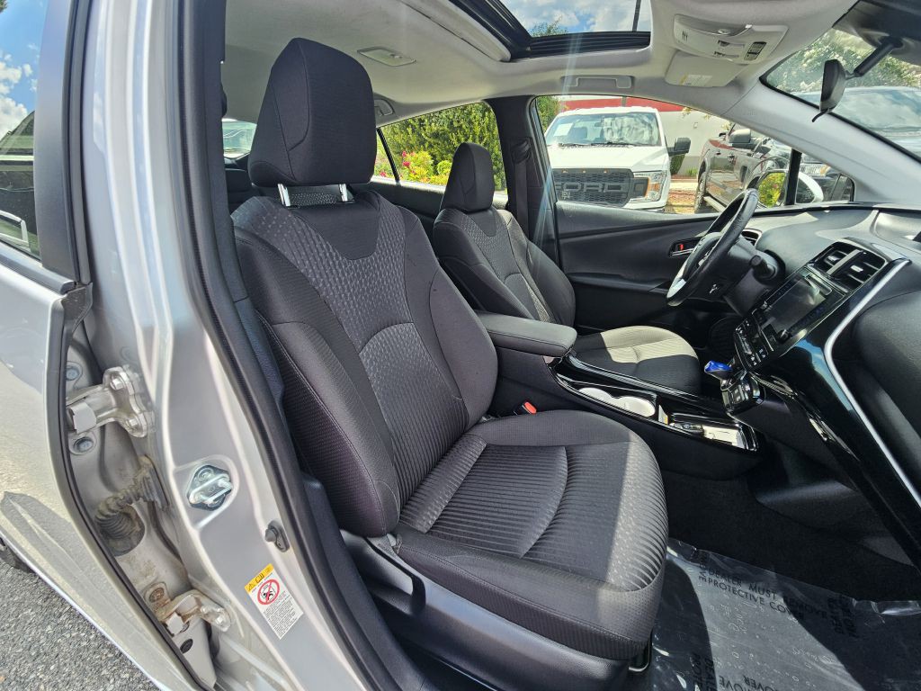 2016 Toyota Prius Image 25