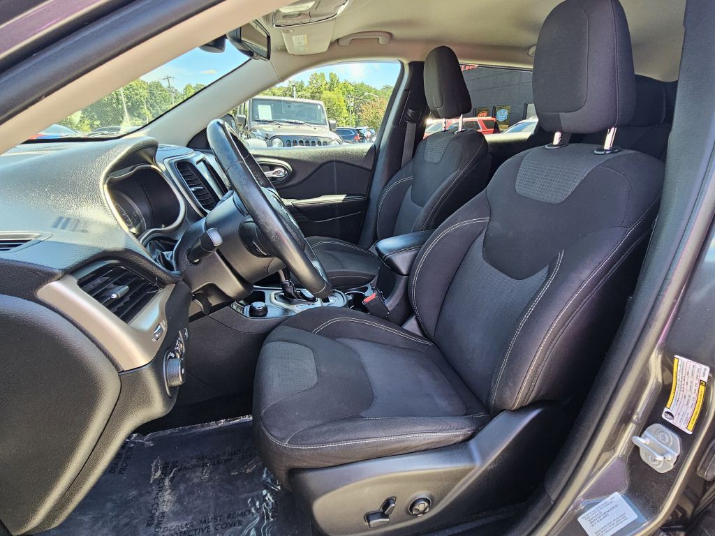 2015 Jeep Cherokee Image 16