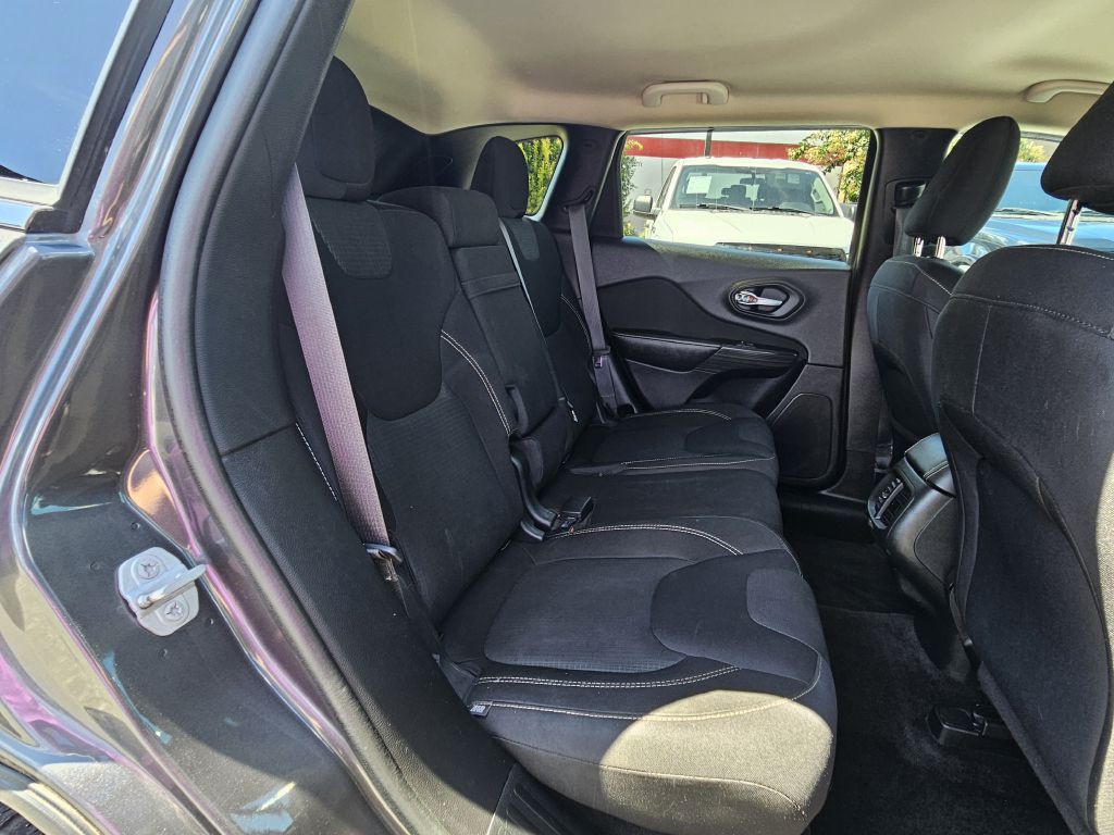 2015 Jeep Cherokee Image 21