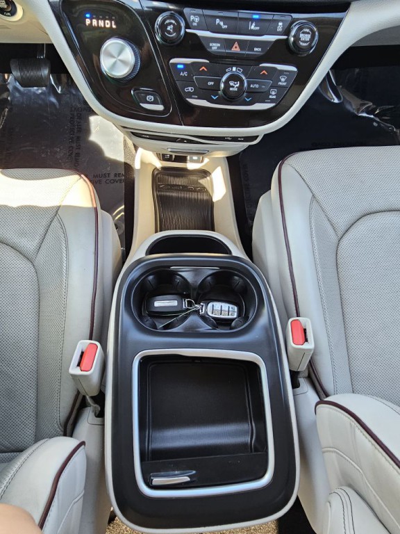 2017 Chrysler Pacifica Image 17