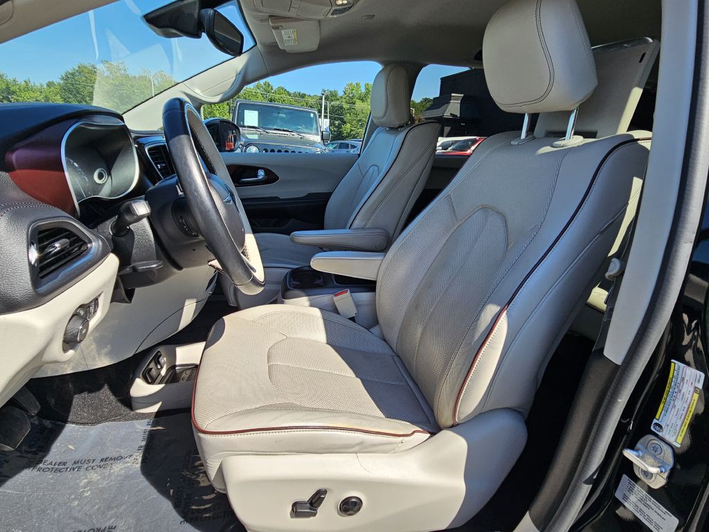 2014 Toyota Sienna Image 18