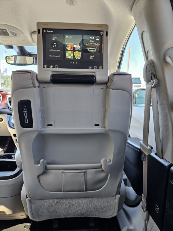 2014 Toyota Sienna Image 19