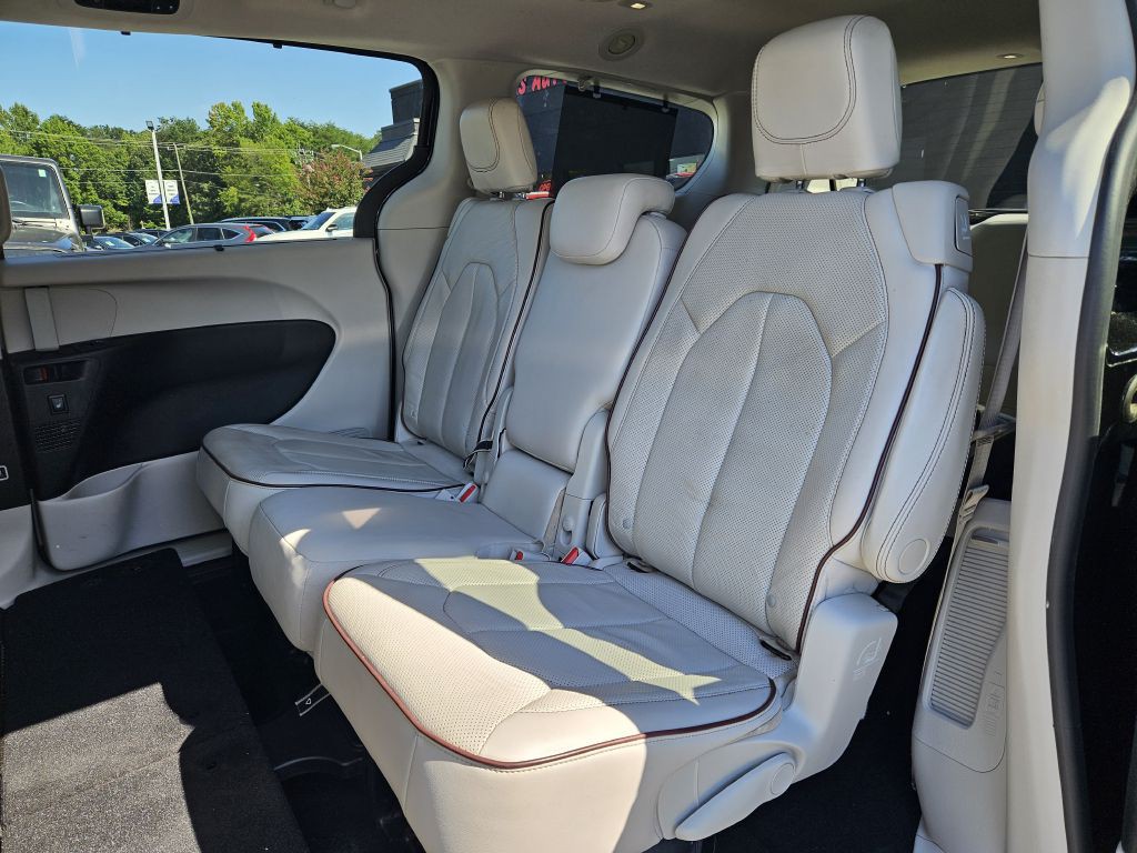2014 Toyota Sienna Image 22