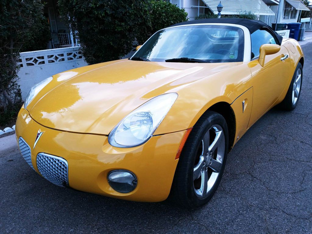 2006 Pontiac Solstice Image 2